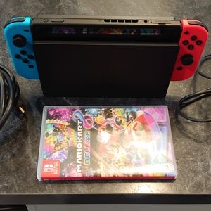 Nintendo Switch w/ Mario Kart 8 Deluxe
